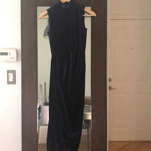 Long Evening dress - Picture 1 of 5